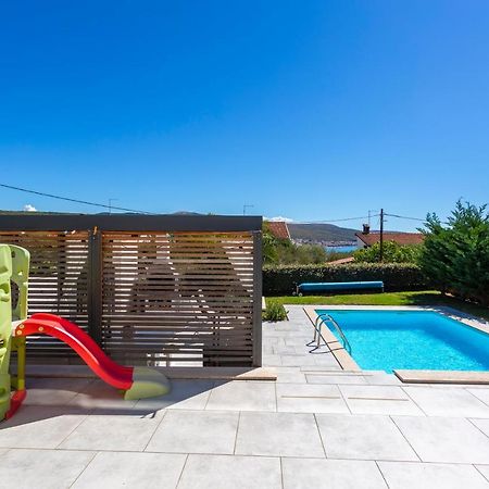 Sun & Sea Villa Kornić エクステリア 写真