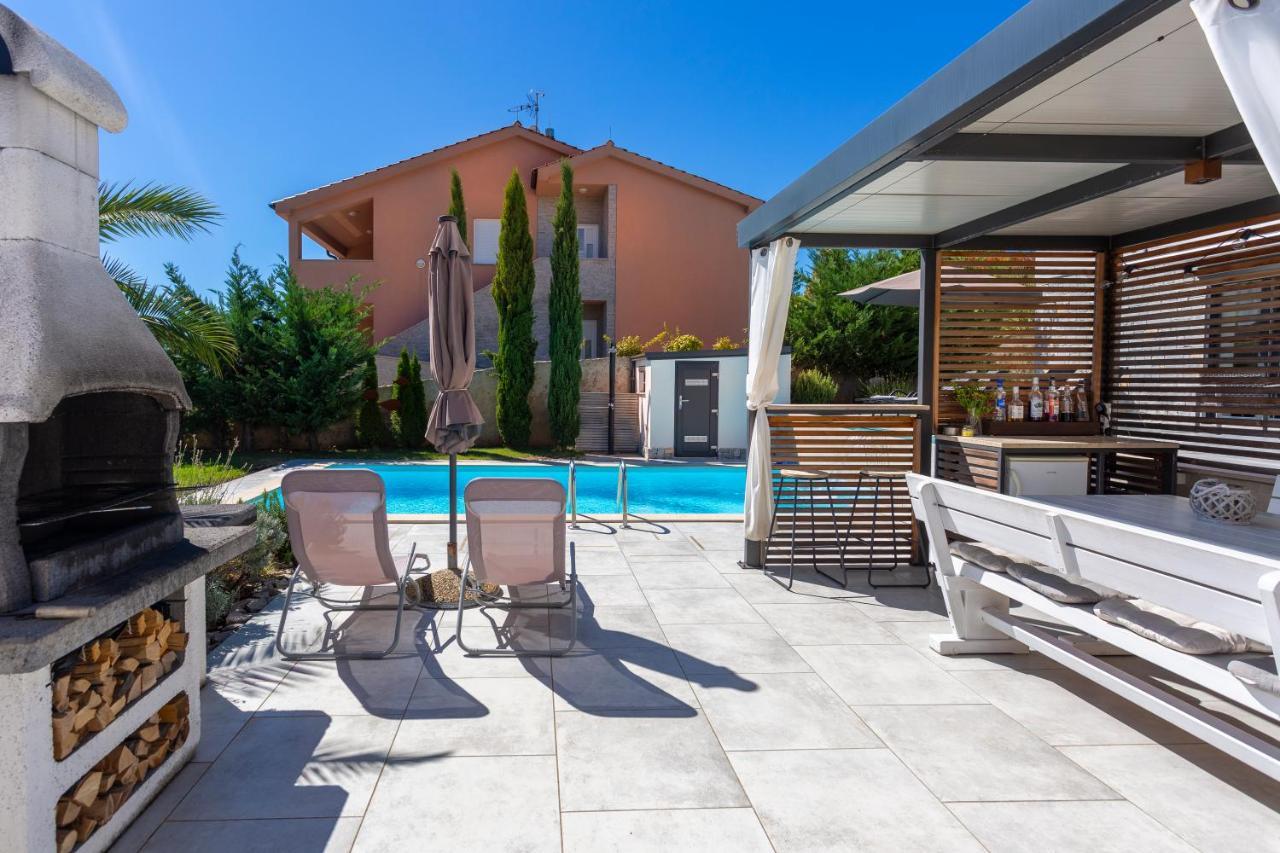 Sun & Sea Villa Kornić エクステリア 写真
