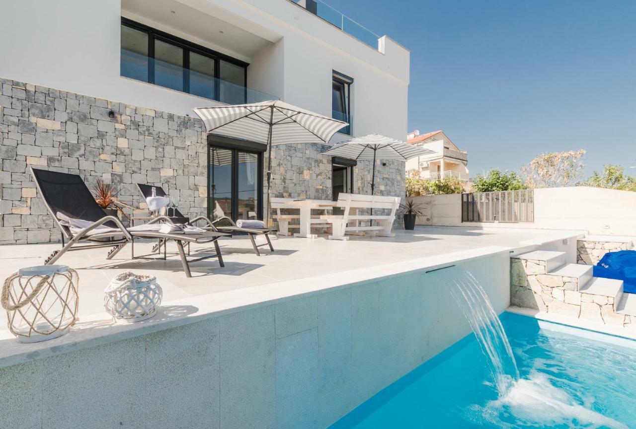 Sun & Sea Villa Kornić エクステリア 写真